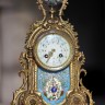 Что подарить на юбилей состоятельному мужчине у которого все есть: редкие Французские антикварные каминные бронзовые часы с красивым часовым и получасовым боем - оригинальный элемент для оформления любого интерьера. Купите антикварные Французские каминные
