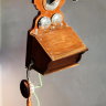 Ценный подарок на юбилей состоятельному связисту банкиру железнодорожнику - редкий настенный антикварный музейный телефон с ручкой вызова телефонистки купить с доставкой Редкий антикварный настенный телефон из Германии, музейный экспонат