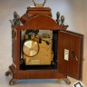 Компактные кабинетные настольные часы WUBA с боем и указателем лунных фаз Старинные Голландские часы с боем и указателем фаз луны - удивляющий ценный подарок на юбилей шефу руководителю охотнику рыбаку