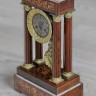 Удивляющий ценный подарок на юбилей для состоятельных - редкие антикварные часы портик в стиле ампир с боем, оформленные в морском стиле Французские часы портик с инкрустацией, в стиле "Ампир", с боем