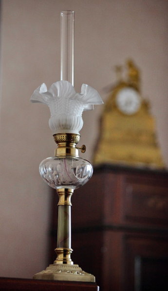 Старинная керосиновая лампа «Тюльпан» из бронзы и оникса