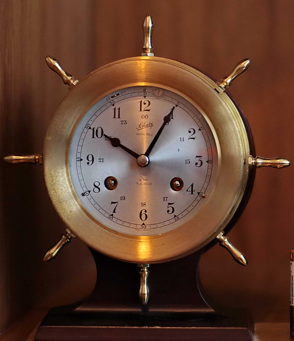 Морские часы купить. Часы морские каютные. Часы судовые каютные корабельные. Часы корабельные 19 век Prestley.