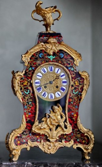 Антикварные Французские часы середины 19 века с отделкой в технике Буль