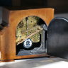 Эти классические английские часы J.W.Benson с приятным мелодичным четвертным боем Westminster сделаны в строгом стиле из массива дерева. Нет более удивляющего подарка состоятельному человеку, чем шикарные английские интерьерные часы купите в подарок на юб