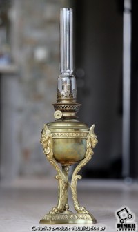 Антикварная бронзовая керосиновая лампа в стиле «Ампир»