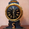 Антикварные интерьерные часы Japy Fréres & Cie (Франция) 19 века в морском стиле. Смонтированный на деревянном основании круглый латунный корпус часов напоминает морские каютные часы. Эти часы остаются в отличном исправном состоянии. Возможна доставка по 