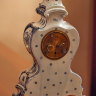 Антикварные часы-будильник «Картель» в форме Виолы (итал. viola)