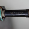 Очень красивый и хорошо сохранившийся экземпляр антикварной подзорной трубы начала 20 века из Франции.
Эта компактная подзорная труба сделана из латуни и имеет  отделку кожей. Все линзы целые, без сколов и затертостей. 