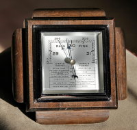 Старинный английский барометр «OC» в корпусе из дуба
