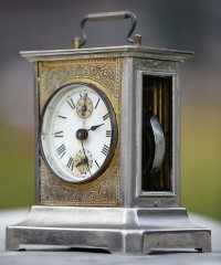 Старинные немецкие каретные часы Junghans с музыкой