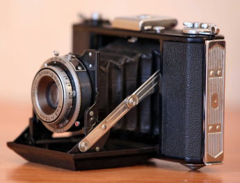 Старинная фотокамера Zeiss Ikon Nettar