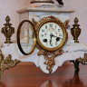 Антикварные французские каминные часы с боем "Амур и бабочка"