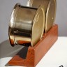 Винтажные морские корабельные часы с боем в комплекте с барометром на подставке из массива красного дерева: богатый выбор в магазине КупиАнтик. Винтажные каютные часы с боем (склянки) и барометром «AIRGUIDE»