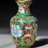 Красивая китайская вазочка Клуазоне в хорошей сохранности. Старинная китайская вазочка от КупиАнтик это необычный ценный сувенир, который обязательно понравится женщине 