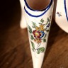 Антикварная цветочная вазочка пикфлёр из Франции: настоящее произведение искусства, уникальное предложение магазина КупиАнтик Цветочная ваза-тренога «пикфлёр» в Бретонском стиле