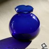 Винтажная миниатюрная цветочная вазочка - пикфлёр: купите необычный презент с доставкой интернет магазина КупиАнтик Винтажная миниатюрная цветочная вазочка "пикфлёр", кобальтовое стекло, США