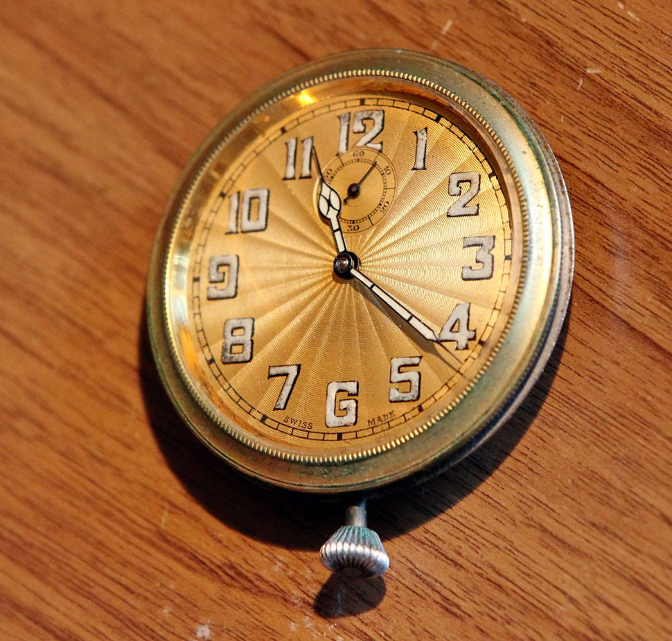 Старинные автомобильные часы "Inventic W. Co. Swiss"