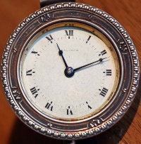 Старинные автомобильные часы "Waltham"