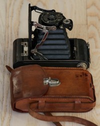 Старинная фотокамера Eastman Kodak в оригинальном футляре